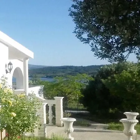 Vakantiehuis The Garden Of Elais